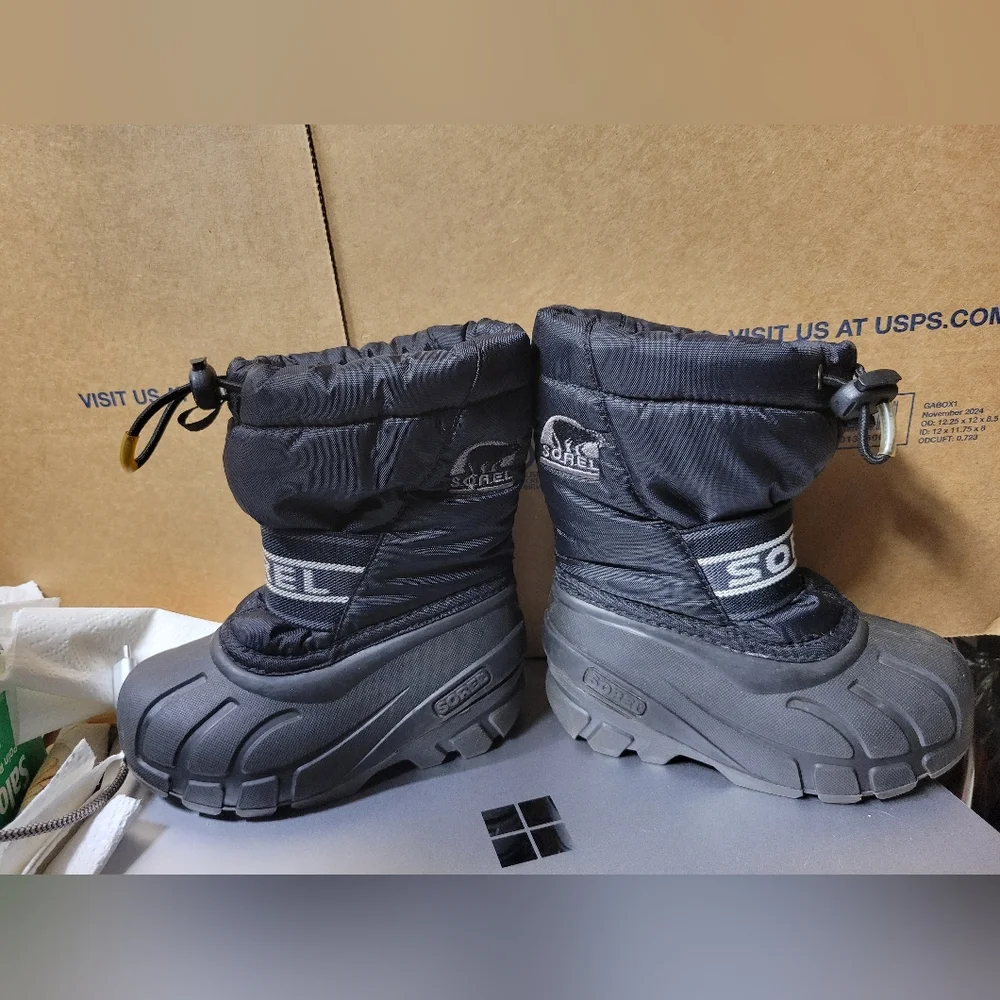 Sorel Kids Black Winter Boots Size 8 EUC